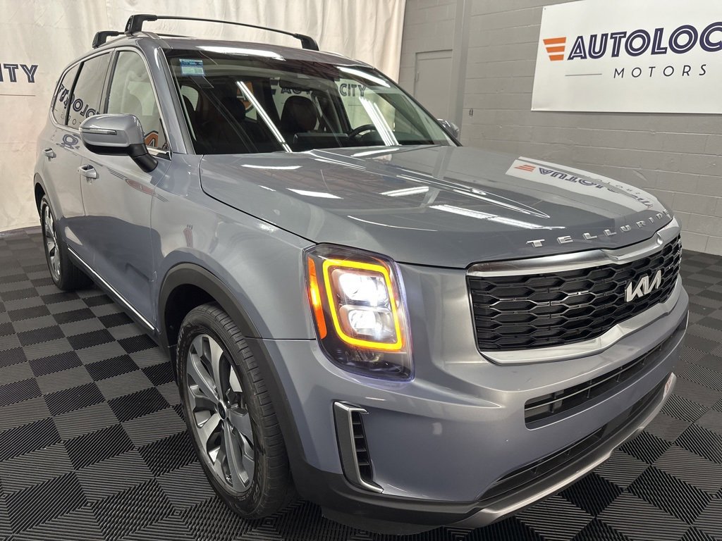 Used 2022 Kia Telluride EX w/ EX Premium Package image 2