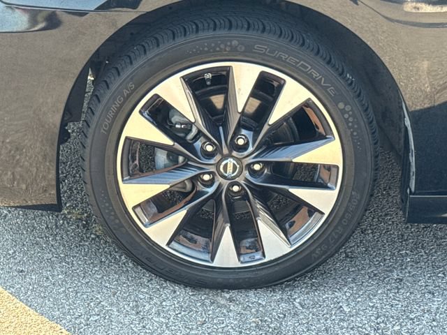 Used 2016 Nissan Sentra SR FWD image 29