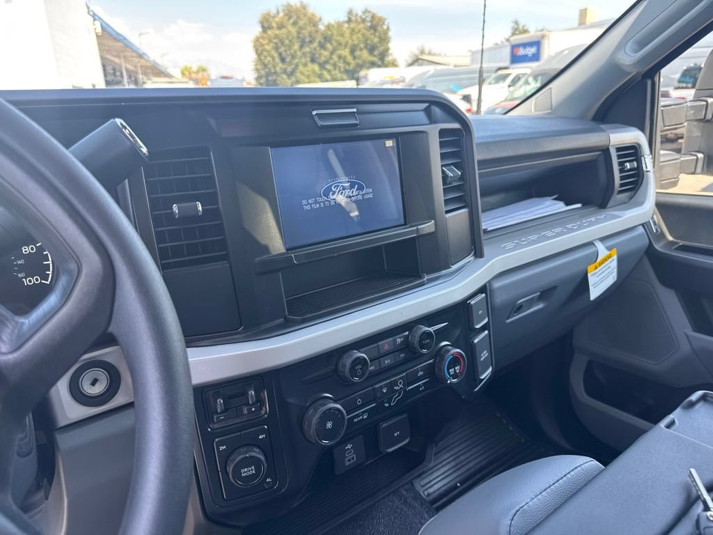New 2026 Ford F550 4x4 Crew Cab image 10