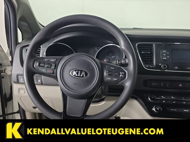 Used 2016 Kia Sedona LX w/ Option Group 020 FWD image 10