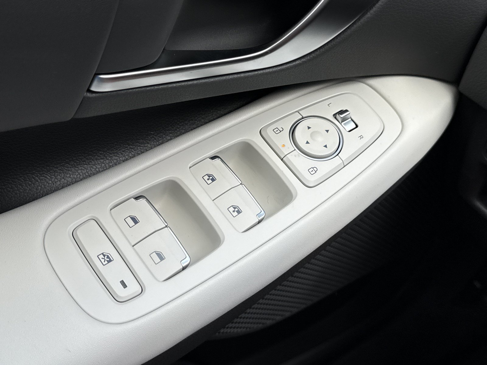 New 2026 Hyundai Sonata SEL FWD image 15