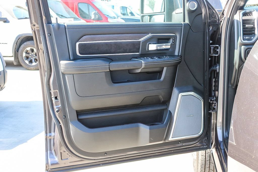 New 2026 RAM 3500 Laramie AWD/4WD image 22