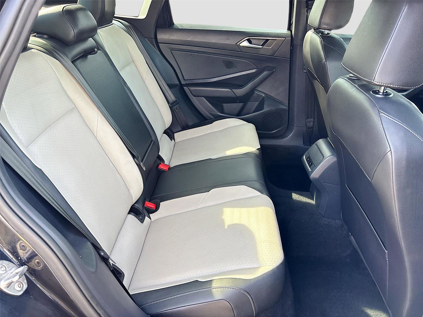 Used 2019 Volkswagen Jetta R-Line w/ R-Line Cold Weather Package image 28