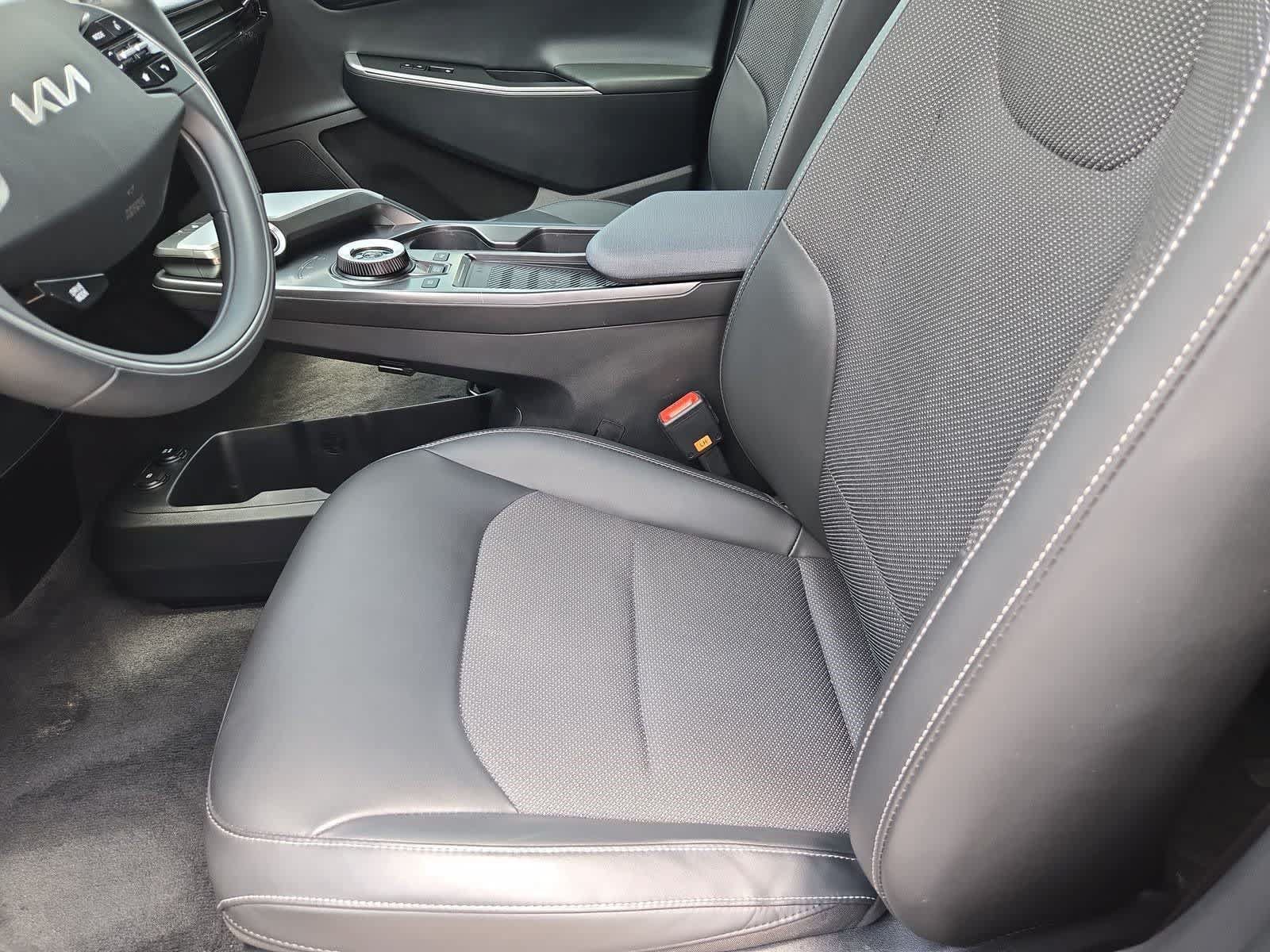 Certified 2024 Kia EV6 Light RWD image 21