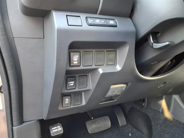 Certified 2026 Nissan Frontier SV w/ All-Weather Content Package AWD/4WD image 23