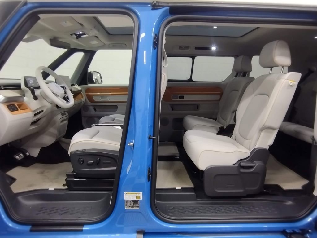 New 2025 Volkswagen ID. Buzz 1st Edition image 30