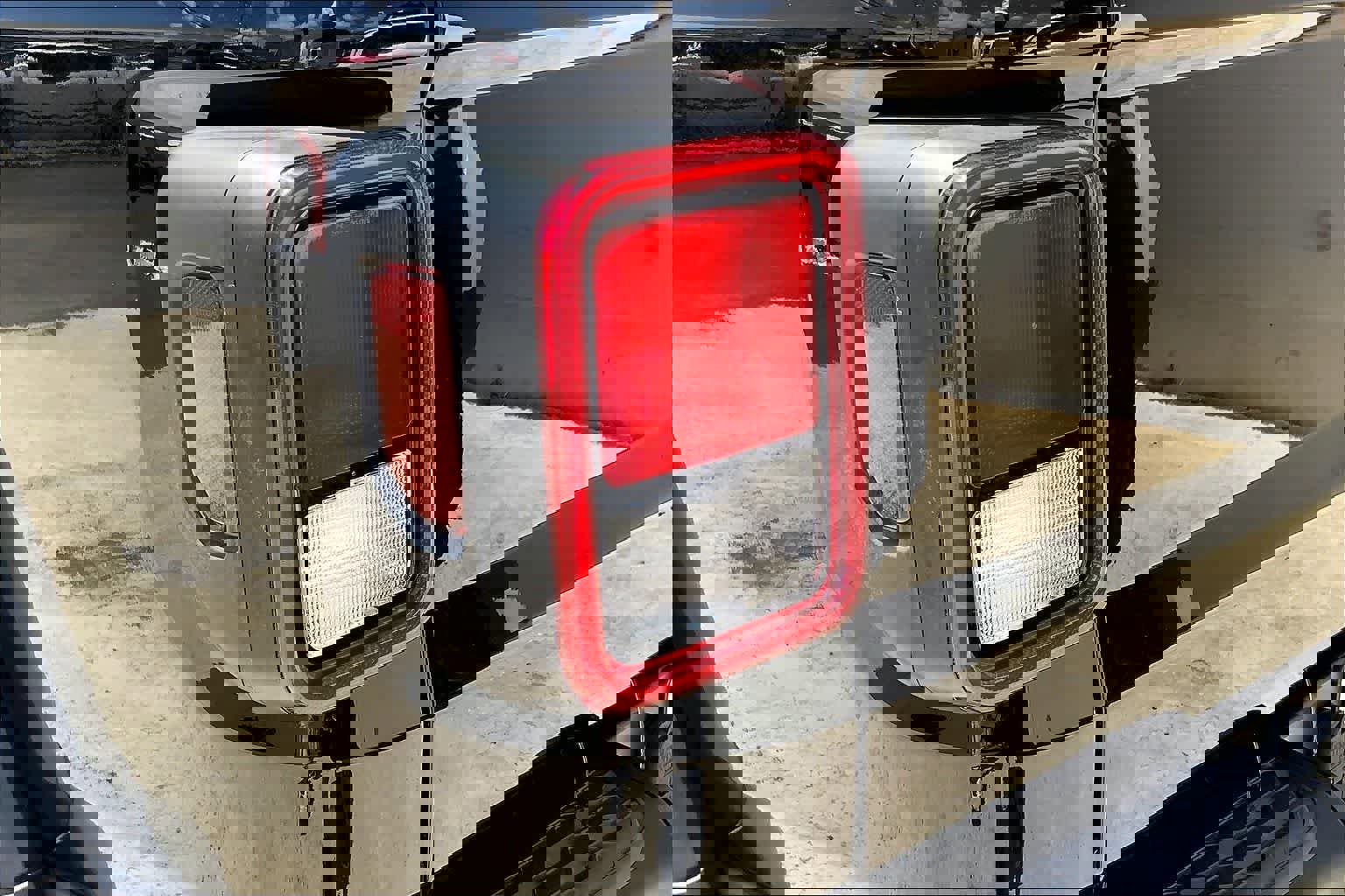 Used 2021 Jeep Gladiator Rubicon AWD/4WD image 32