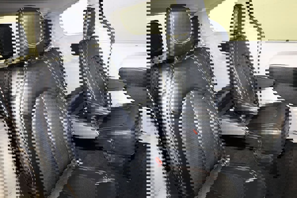 Used 2024 Chrysler Pacifica Touring-L image 42