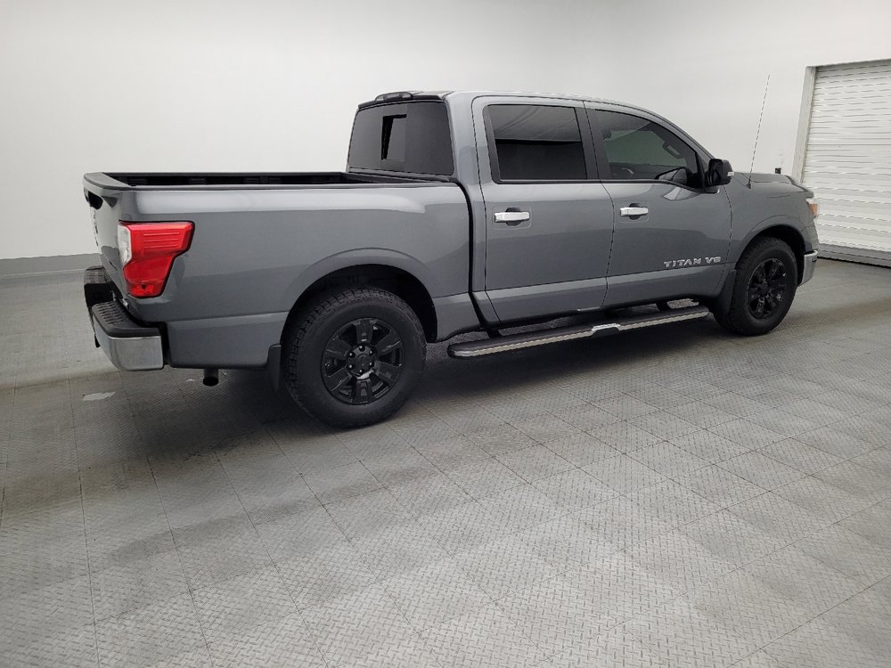 Used 2018 Nissan Titan SV image 10