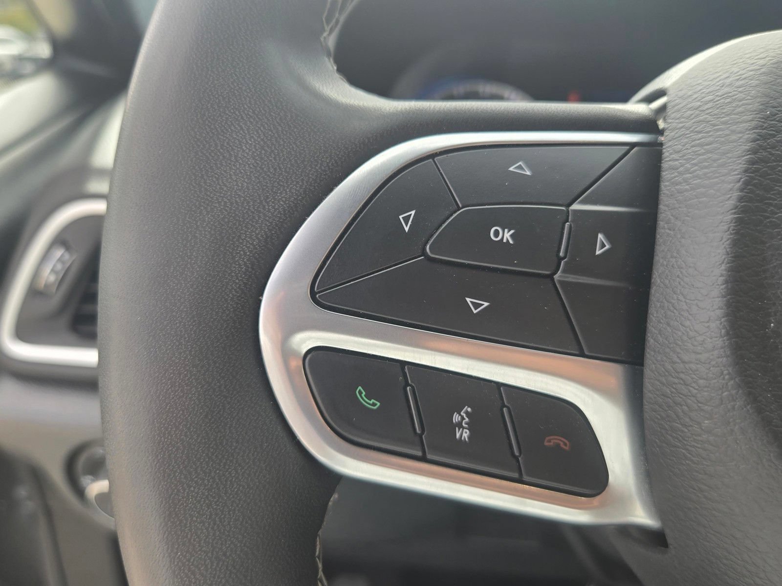 Used 2025 Chrysler Pacifica Select FWD image 20