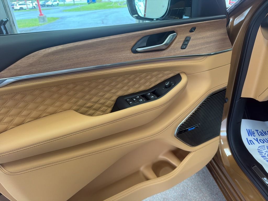 New 2026 Jeep Grand Cherokee Summit AWD/4WD image 5