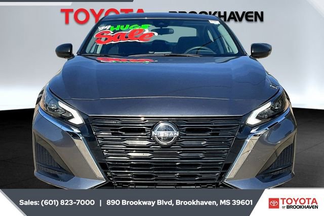 Used 2024 Nissan Altima 2.5 SV image 3
