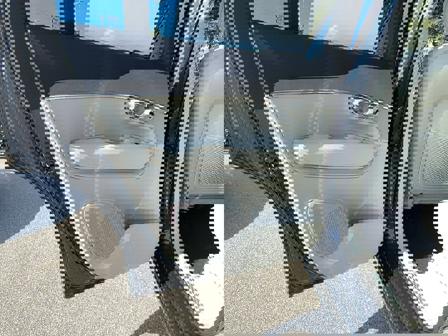 New 2025 Volvo XC90 T8 Core w/ Climate Package image 14