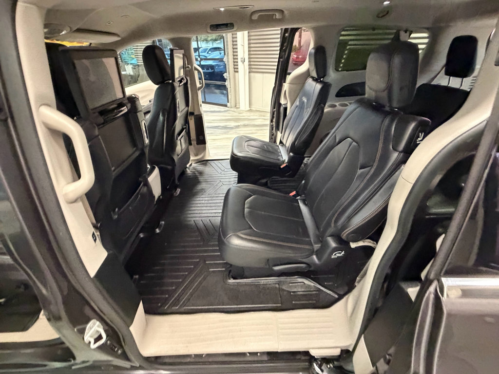 Used 2018 Chrysler Pacifica Touring-L Plus FWD image 49