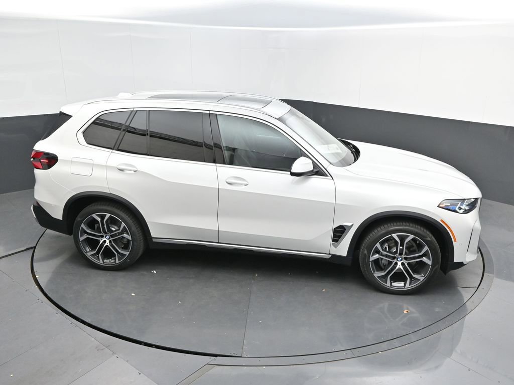 New 2026 BMW X5 xDrive40i w/ Parking Assistance Package AWD/4WD image 42