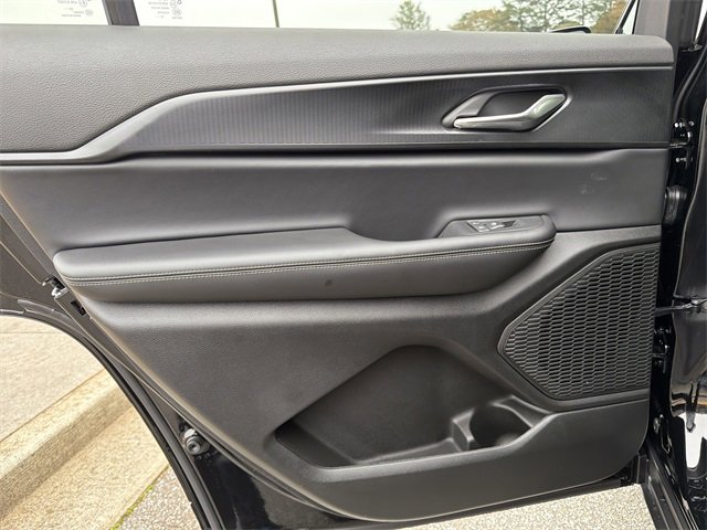 New 2025 Jeep Grand Cherokee L Altitude image 21