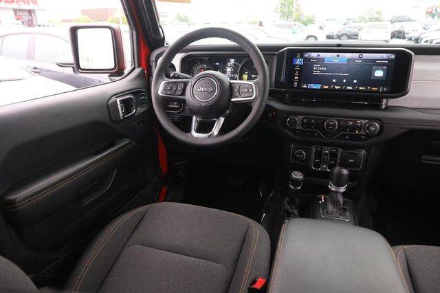 Used 2025 Jeep Wrangler Unlimited Sahara AWD/4WD image 23