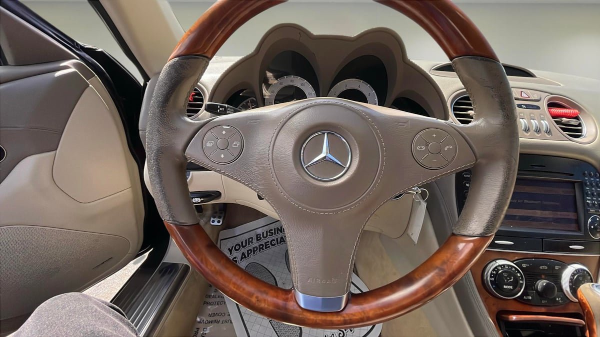 Used 2009 Mercedes-Benz SL 550 w/ Premium I Pkg image 25