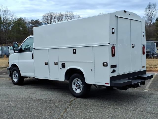 New 2025 GMC Savana 3500 w/ Power Convenience Package RWD image 27