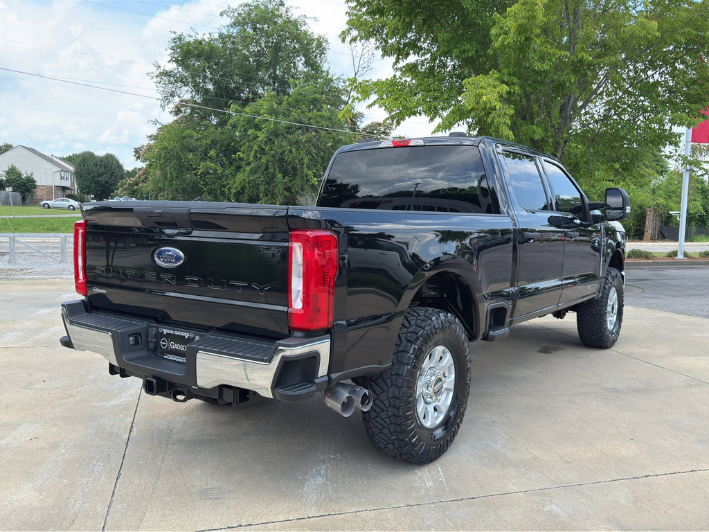 Used 2023 Ford F250 XLT AWD/4WD image 3