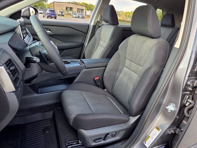 New 2026 Nissan Rogue SV FWD image 9