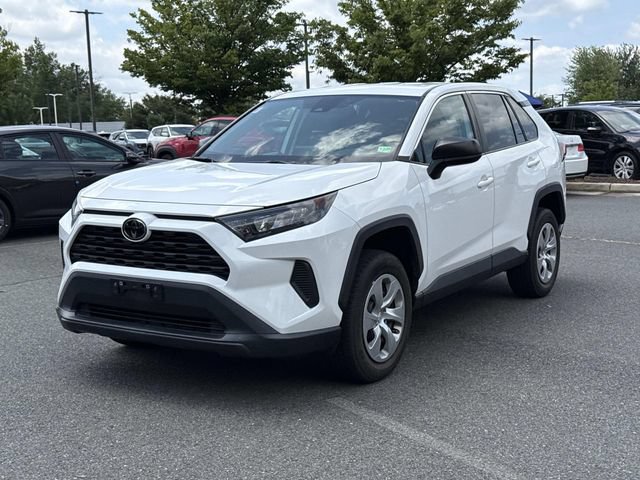 Used 2022 Toyota RAV4 LE FWD image 5