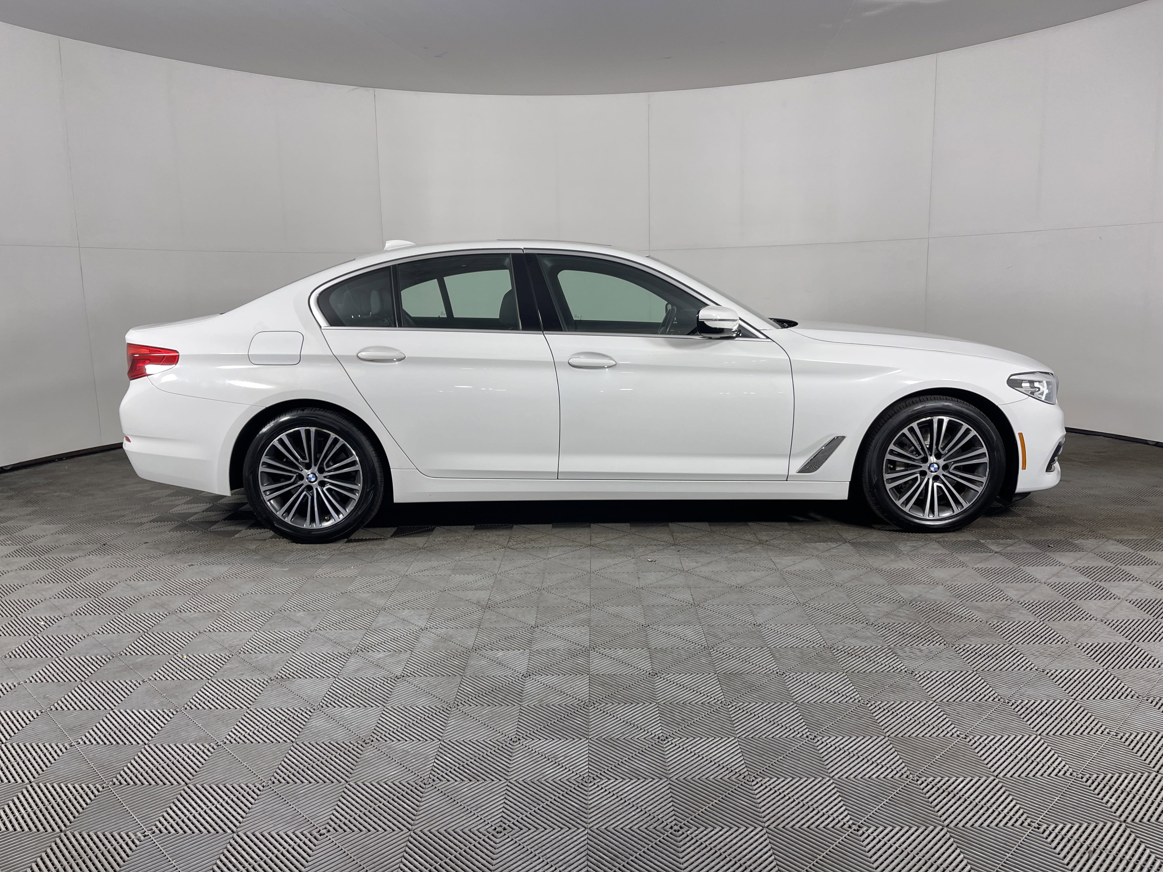 Used 2019 BMW 530i xDrive 530i xDrive w/ Convenience Package image 5