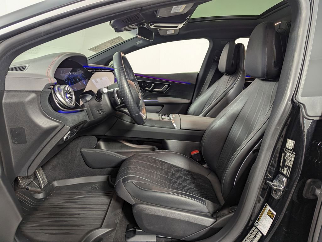 Used 2022 Mercedes-Benz EQS 580 4MATIC Sedan image 4