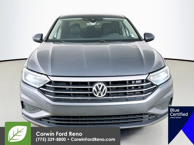 Used 2019 Volkswagen Jetta SEL w/ Cold Weather Package FWD image 2