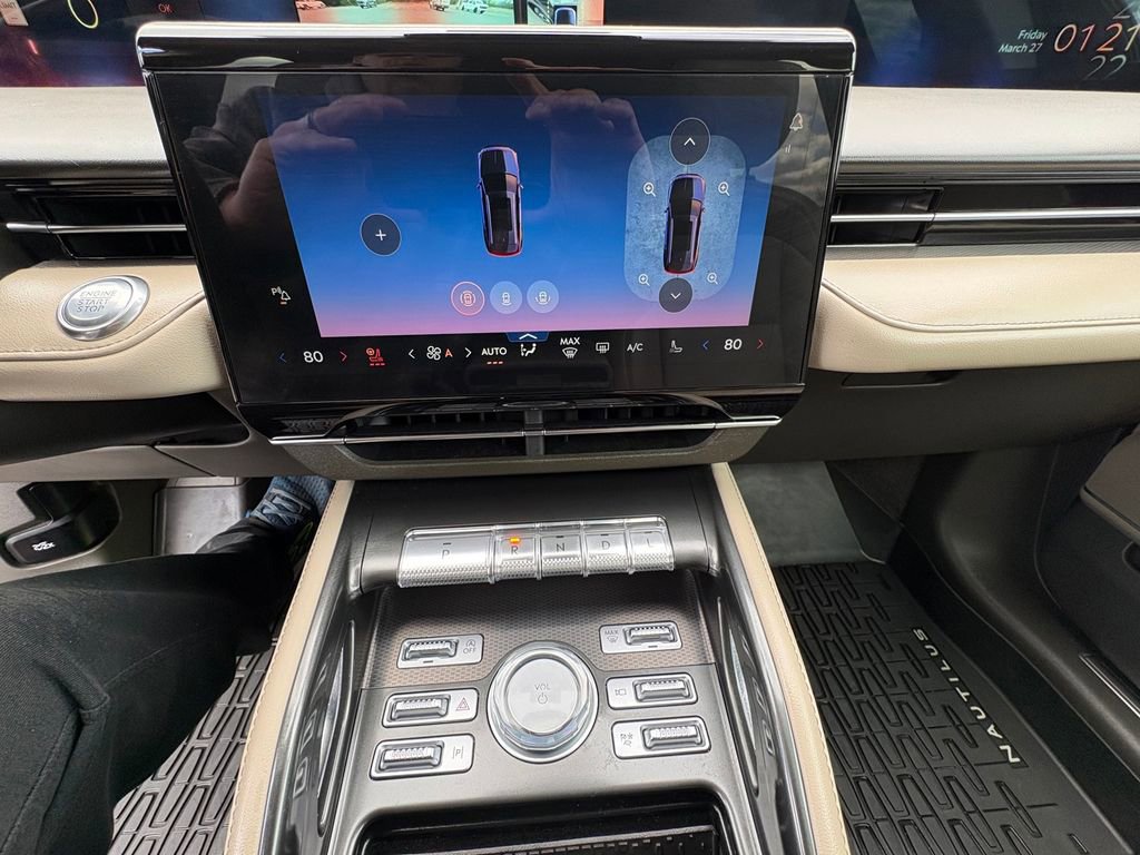 Certified 2025 Lincoln Nautilus Premier w/ Equipment Group 102A image 15