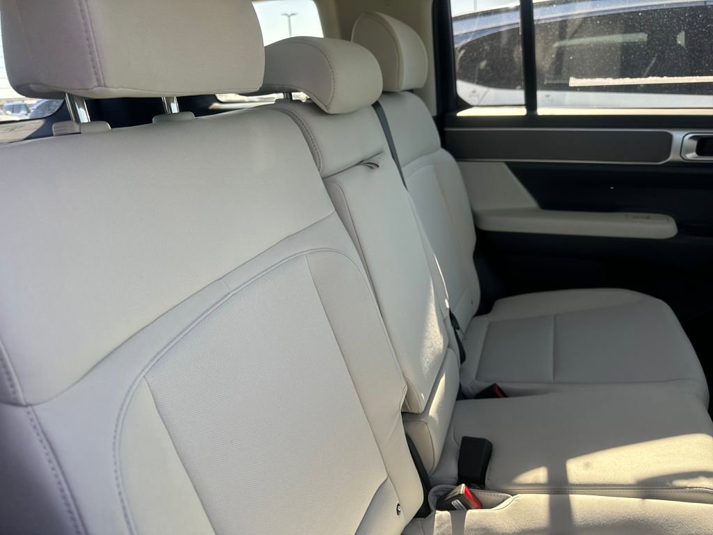 New 2026 Hyundai Santa Fe SE image 32