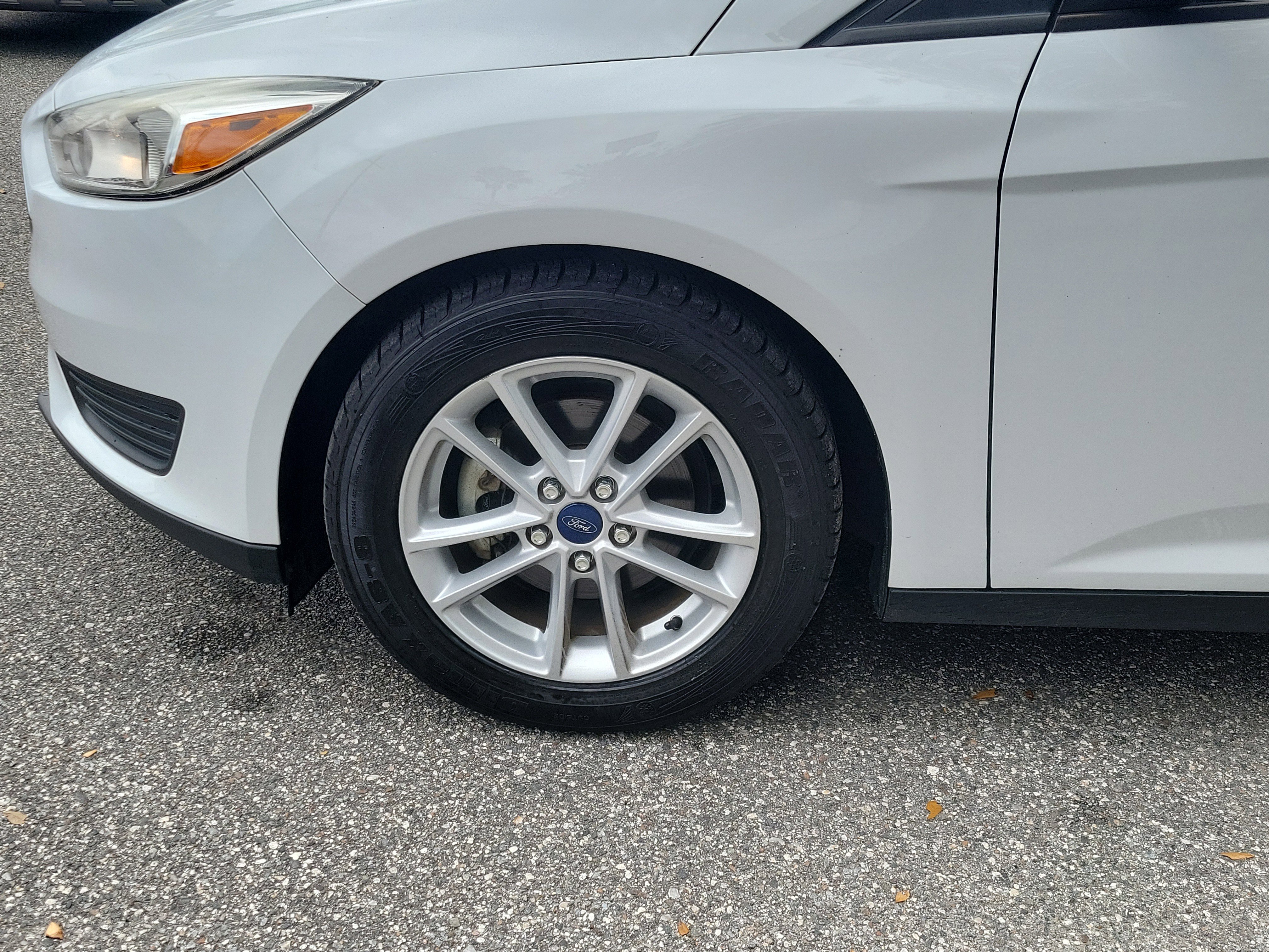 Used 2017 Ford Focus SE FWD image 6