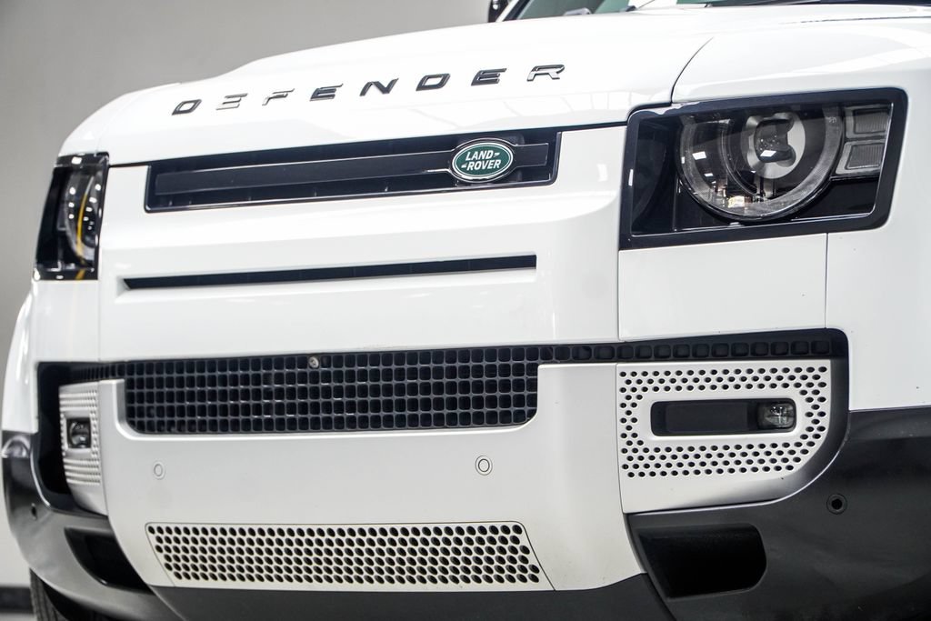 Used 2025 Land Rover Defender 110 S AWD/4WD image 2