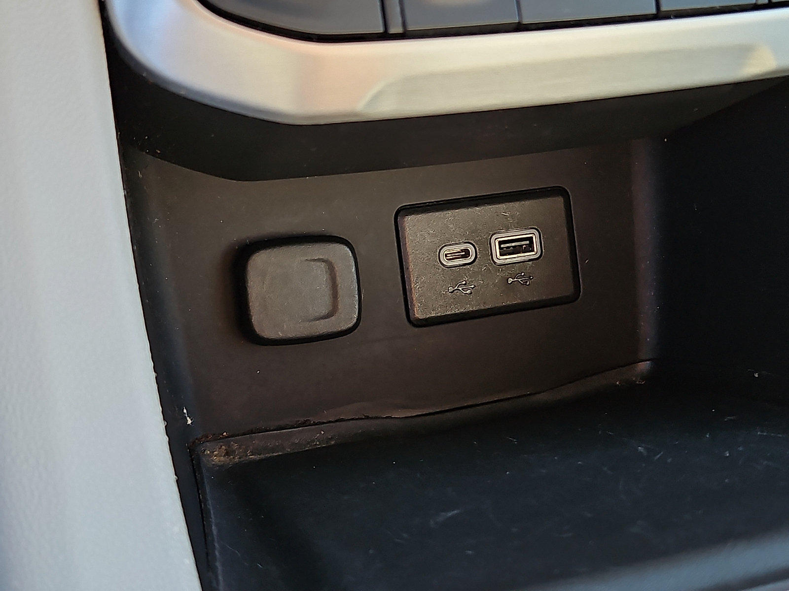 Used 2020 GMC Acadia SLE w/ Driver Convenience Package FWD image 23