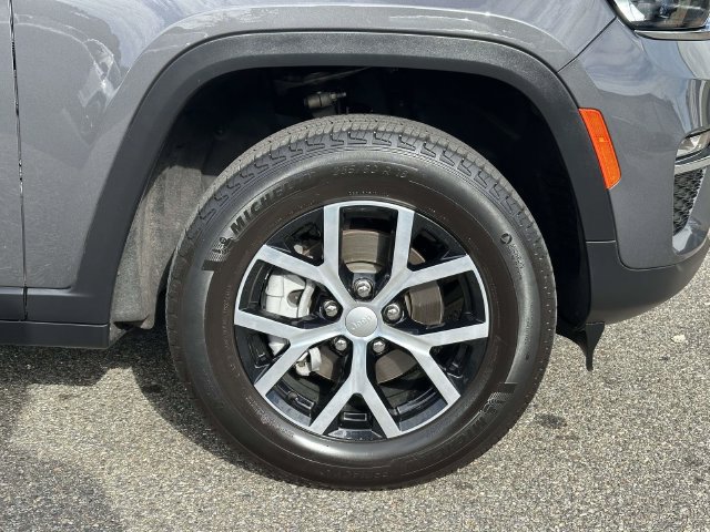 Certified 2025 Jeep Grand Cherokee Limited AWD/4WD image 10