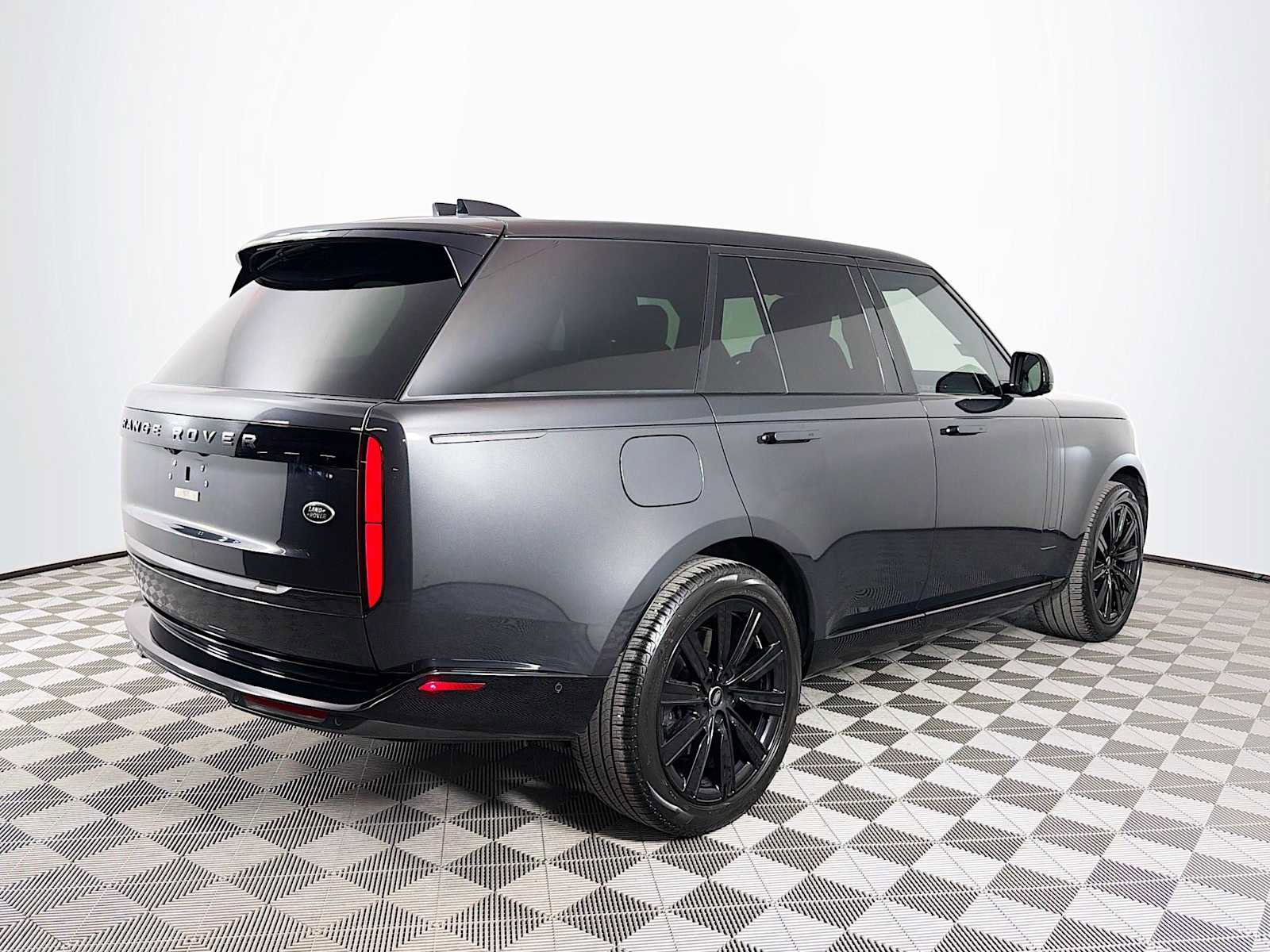 Used 2023 Land Rover Range Rover SE AWD/4WD image 5