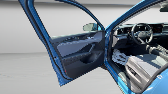 New 2026 Volkswagen Tiguan SE AWD/4WD image 9