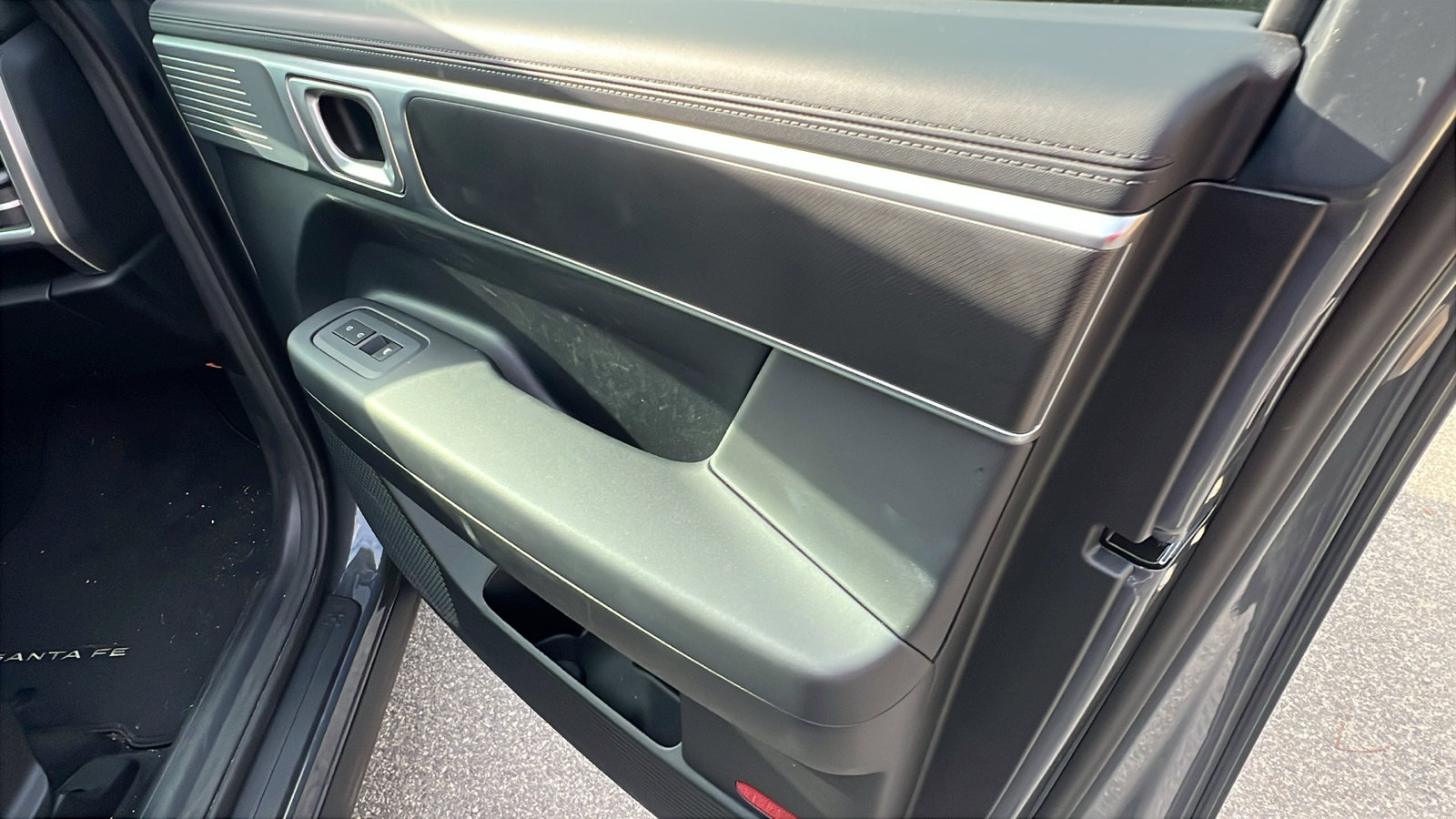 Used 2025 Hyundai Santa Fe SE image 16