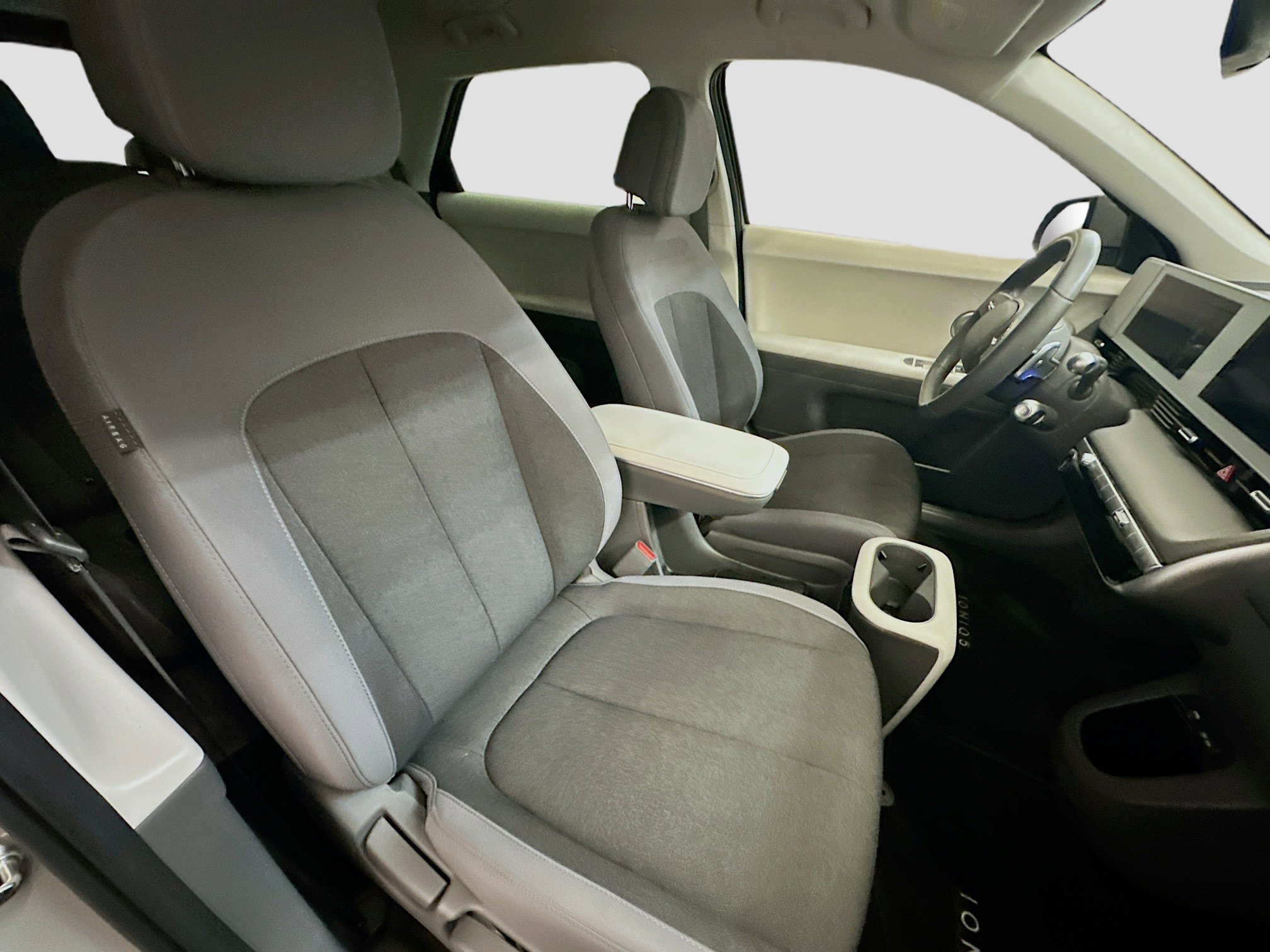 Used 2024 Hyundai Ioniq 5 SE AWD/4WD image 32