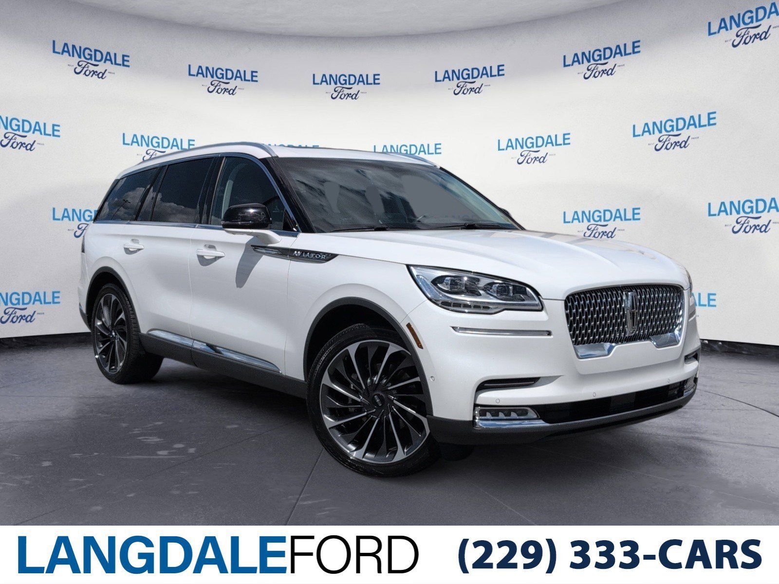 Used 2023 Lincoln Aviator Reserve w/ Equipment Group 201A image 1