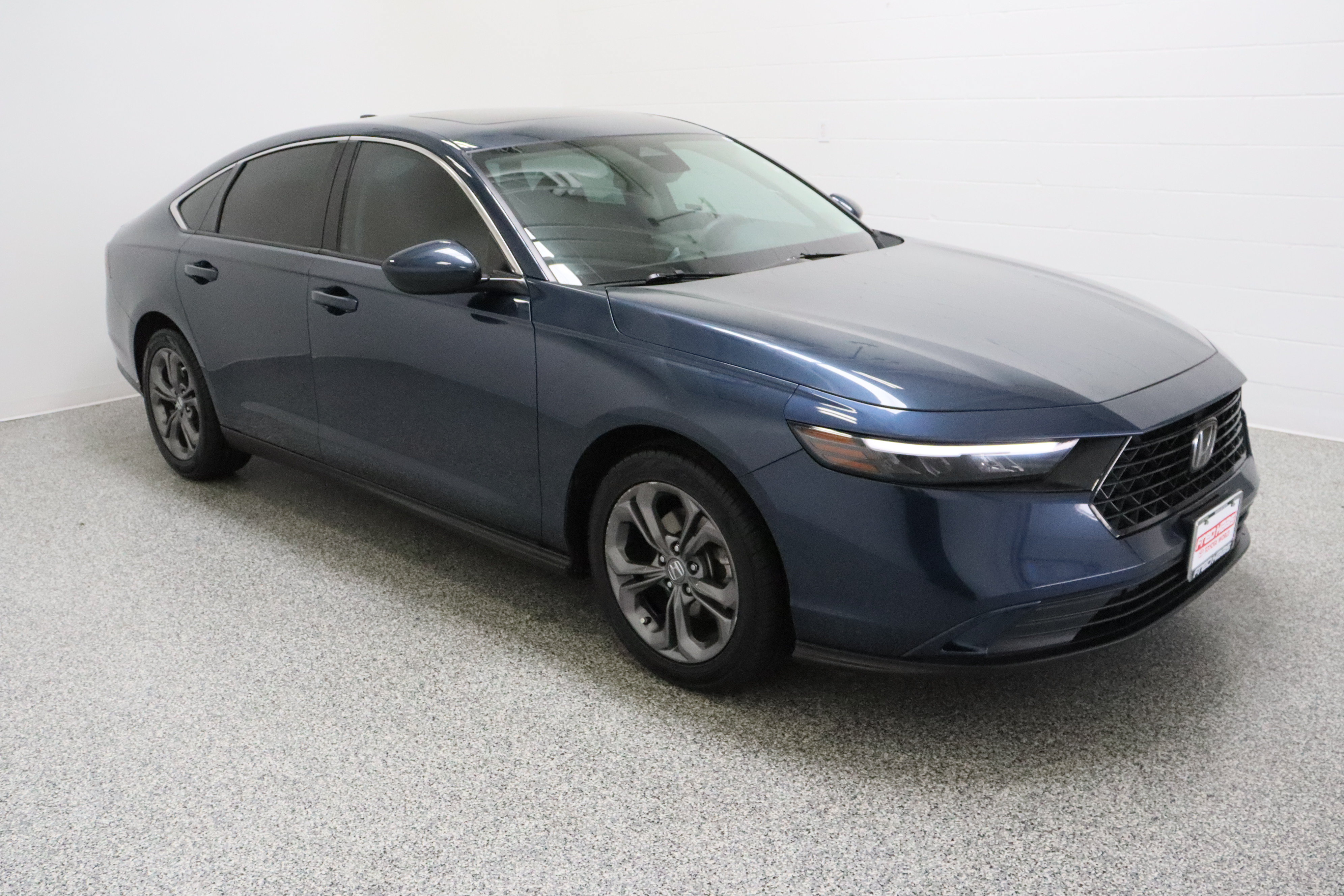 Used 2024 Honda Accord EX image 4