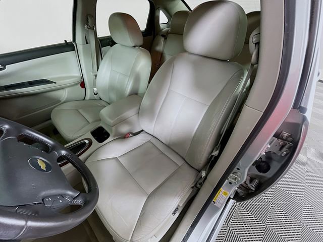Used 2011 Chevrolet Impala LT w/ Luxury Edition Package FWD image 21