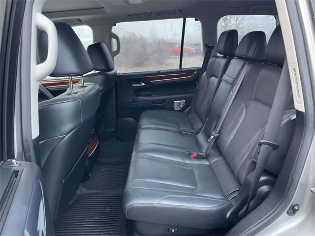 Used 2019 Lexus LX 570 4WD w/ Luxury Package image 12
