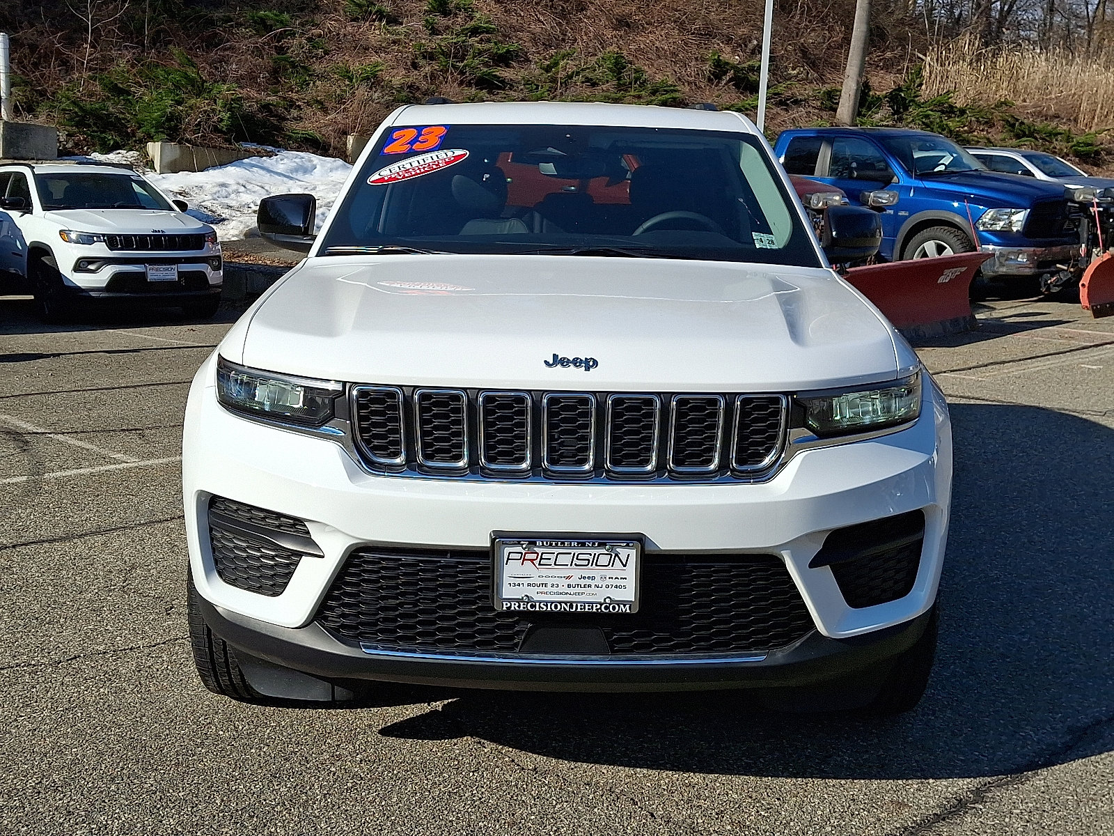 Certified 2023 Jeep Grand Cherokee Laredo image 2