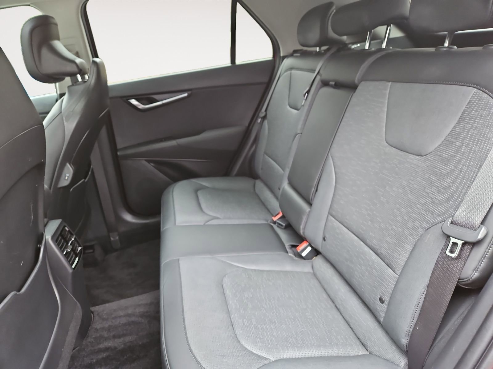 Used 2023 Kia Niro SX Touring image 13