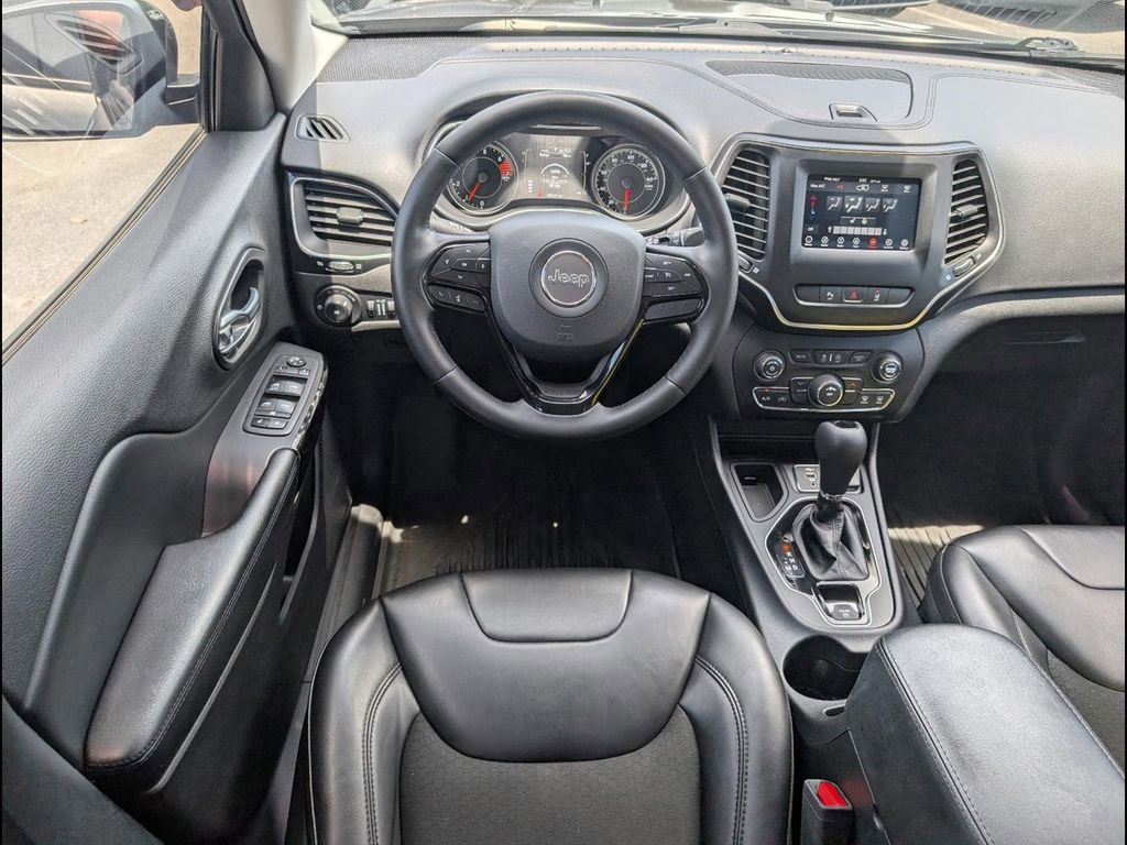 Used 2021 Jeep Cherokee Latitude Plus FWD image 9