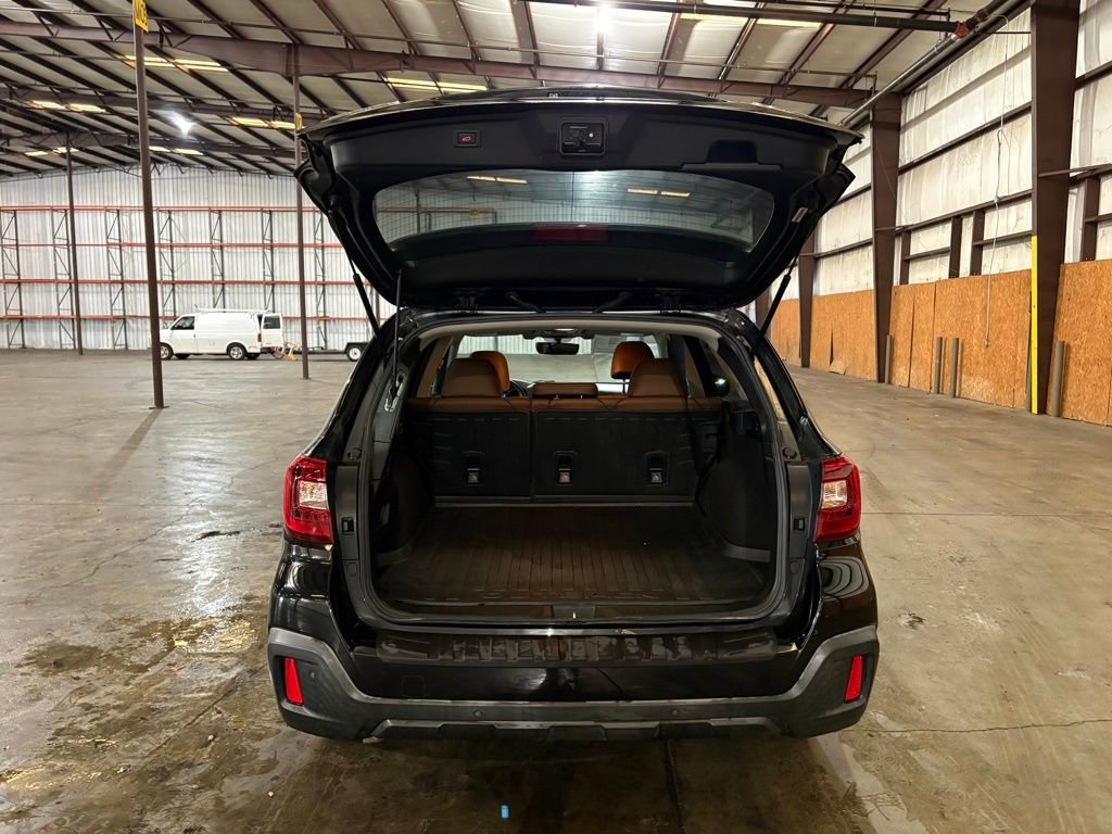 Used 2018 Subaru Outback 2.5i Touring image 12