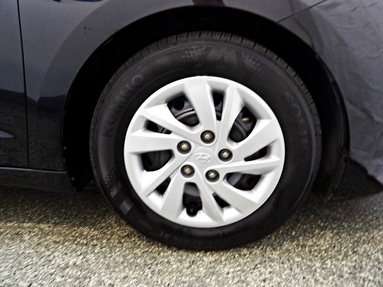 Used 2019 Hyundai Elantra SE w/ Cargo Package FWD image 24