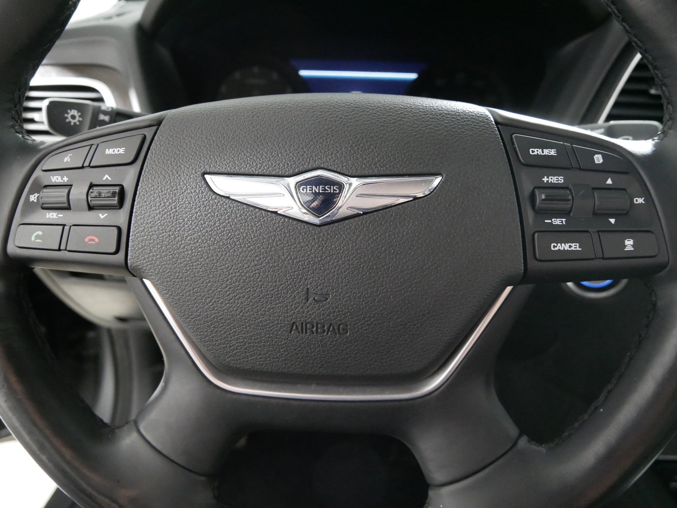 Used 2018 Genesis G80 3.8 w/ Option Group 03 image 25