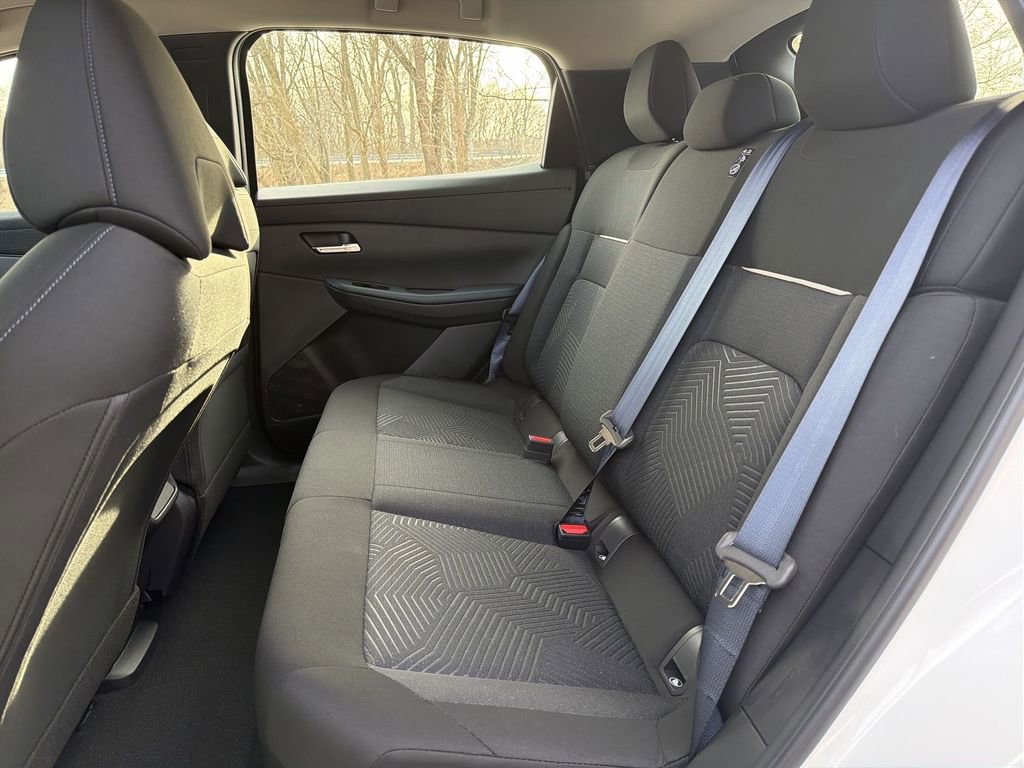 New 2026 Nissan Leaf w/ Illuminated Package FWD image 17